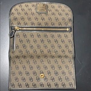 Dooney and Bourke wallet